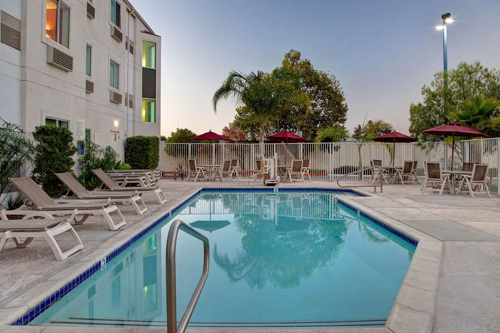 Motel 6 Gilroy CA - featured photo