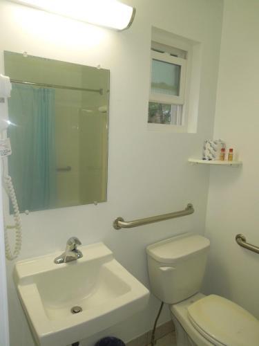 Seneca Clipper Inn - photo 11