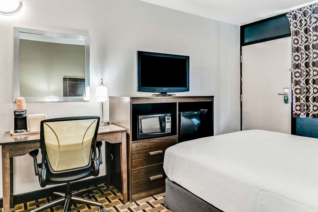 Quality Inn Detroit Downtown - photo 35