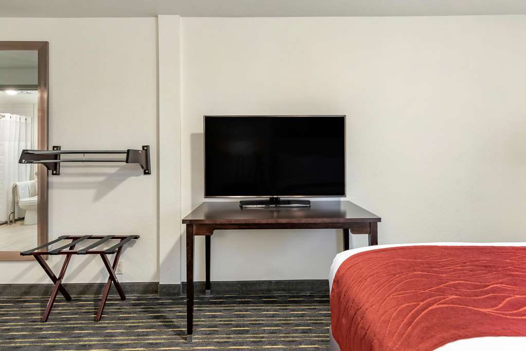 Comfort Inn & Suites Tigard near Washington Square - photo 7