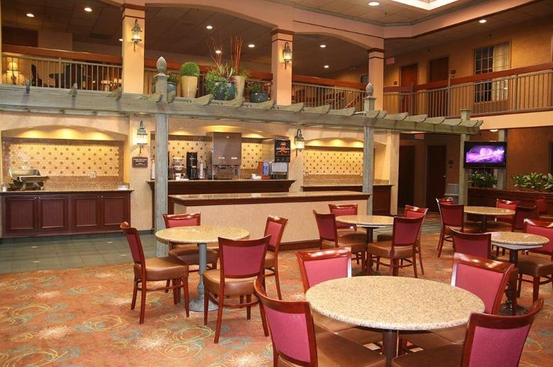 Auburn Place Hotel And Suites - photo 11