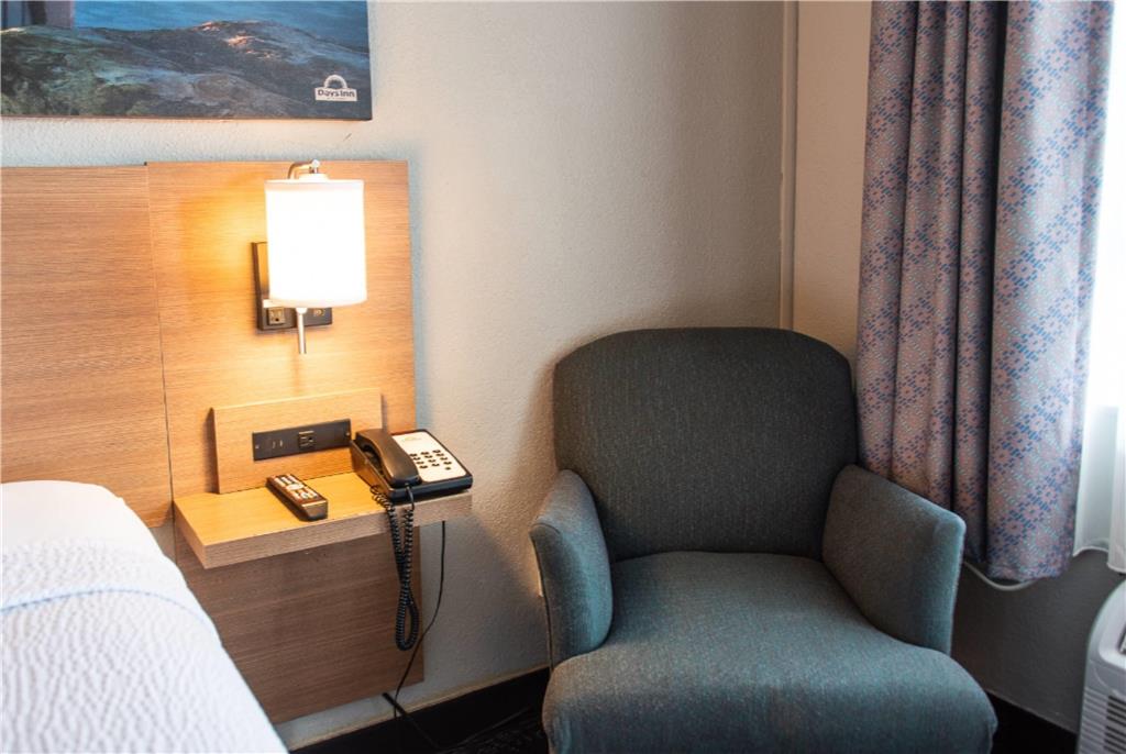 Days Inn by Wyndham Troy - photo 27