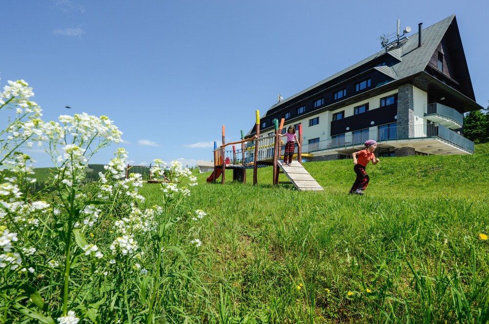 Horský Hotel Friesovy Boudy in Spindleruv Mlyn, Czech Republic