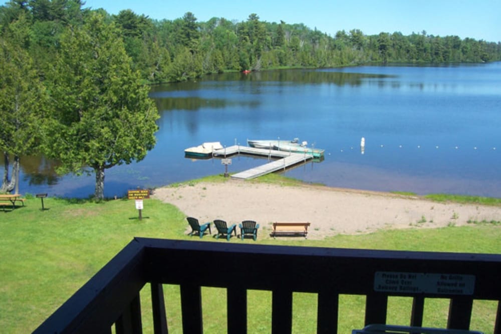 Lake Fanny Hooe Resort 2 Bed With Balcony #12 1 Bedroom Hotel Room by RedAwning - photo 5