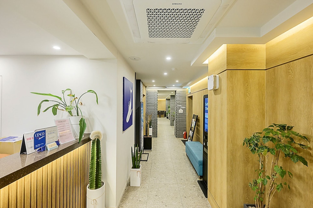 Mokpo H Avenue Hotel Peace Plaza in Mokpo, South Korea