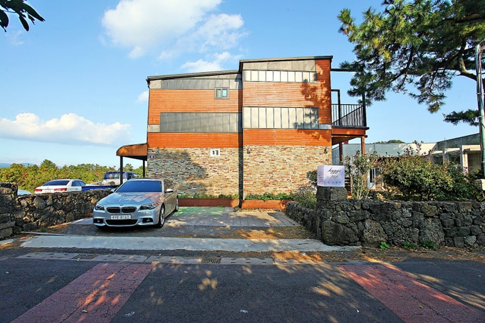 Hygge 101 The Stay in Seogwipo, South Korea