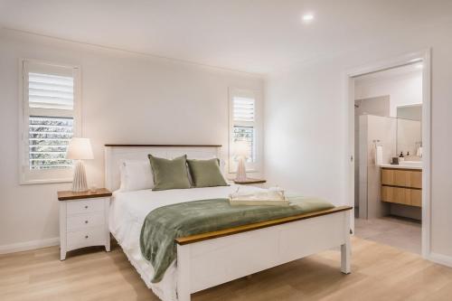 Vancouver Views - carbon neutral hotel in Albany