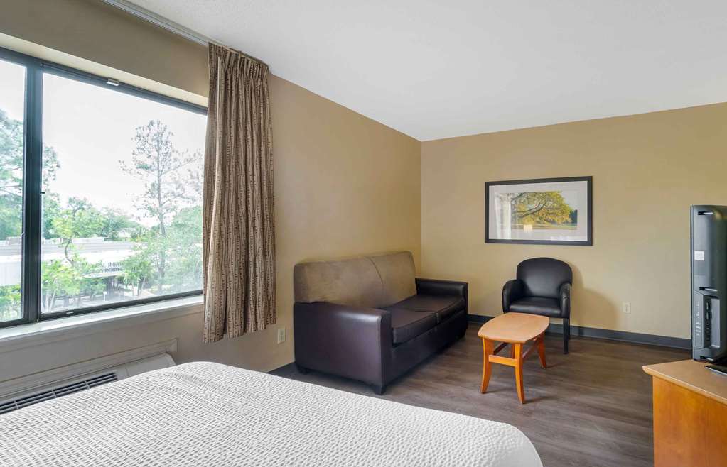 Extended Stay America Select Suites Tampa Airport Memorial - photo 28