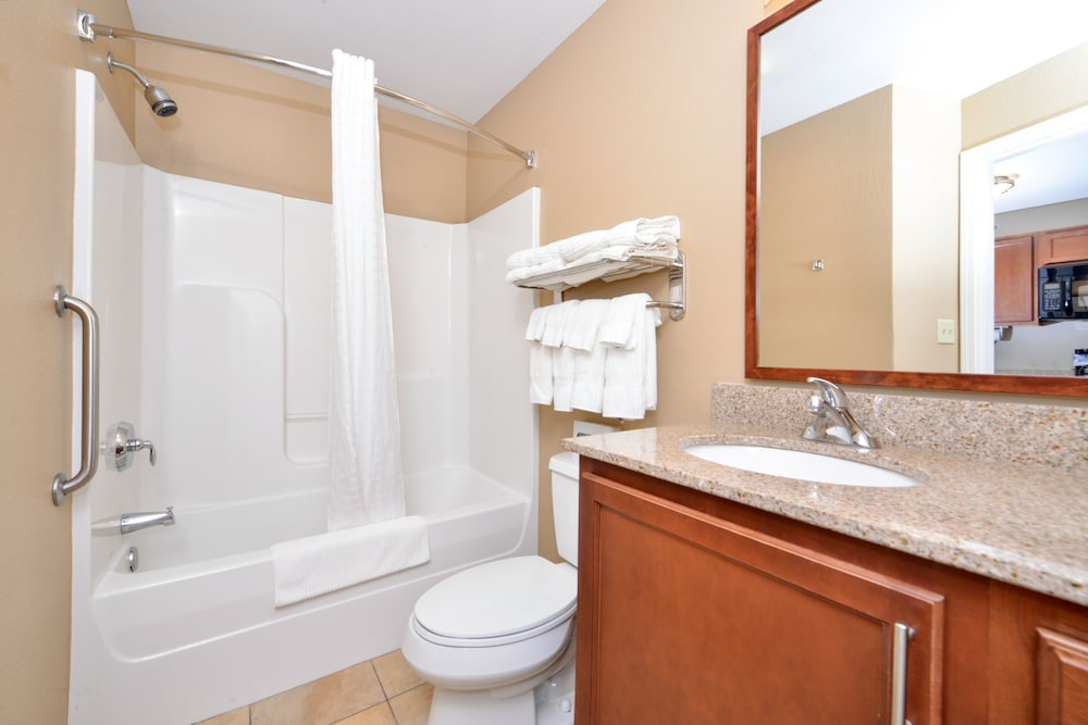 Candlewood Suites Northeast Kansas City by IHG - photo 33