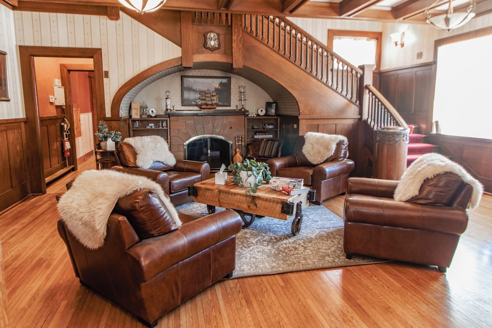 Historic GG Barnum Mansion by Heirloom Boutique Collection - photo 93