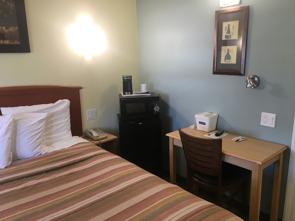 Travelodge by Wyndham Fairfield Napa Valley - photo 4