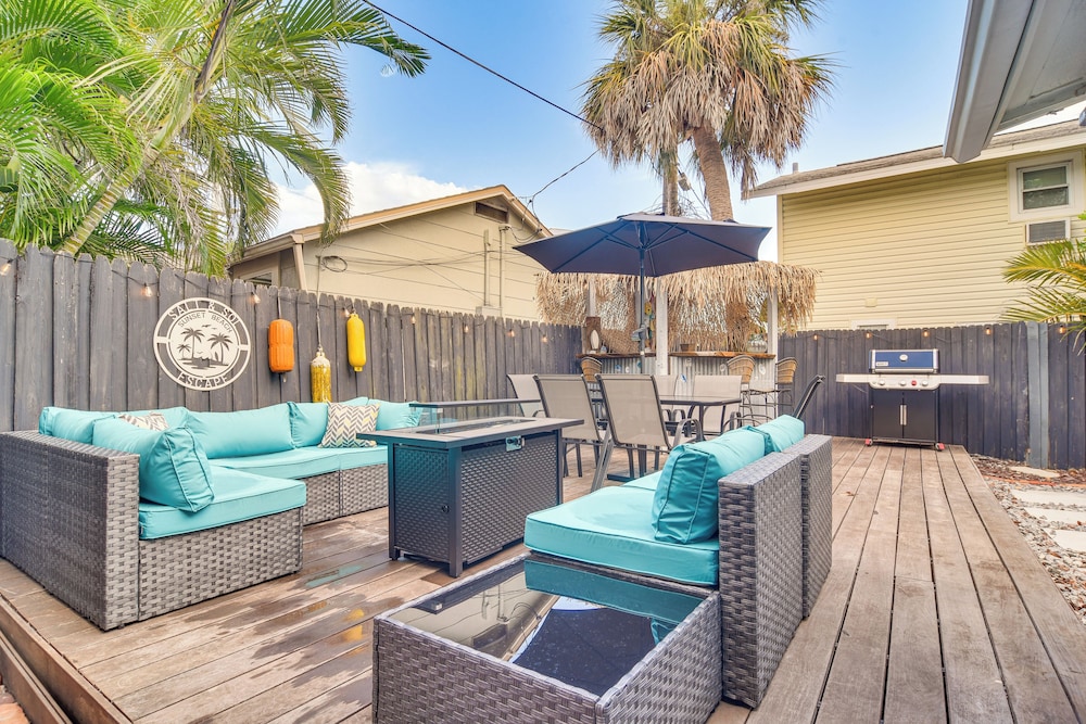 Walk to Beach: Treasure Island Gem w Golf Cart in Treasure Island, United States