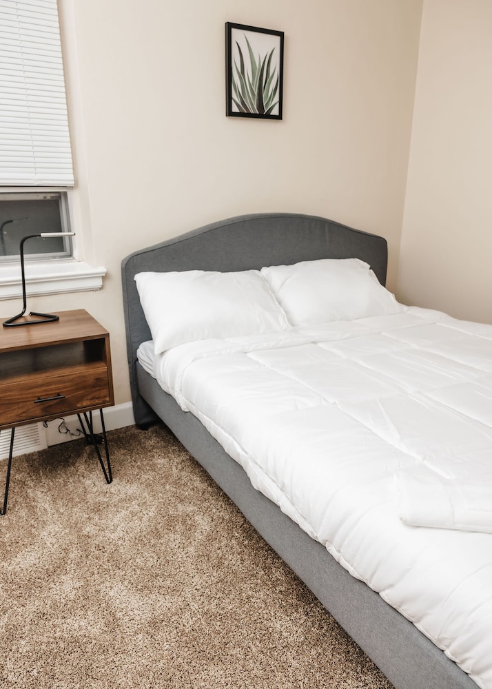 Convenient Apt W shopping Dining & Freeways — 4-Star Luxury Hotel in St. Louis, United States
