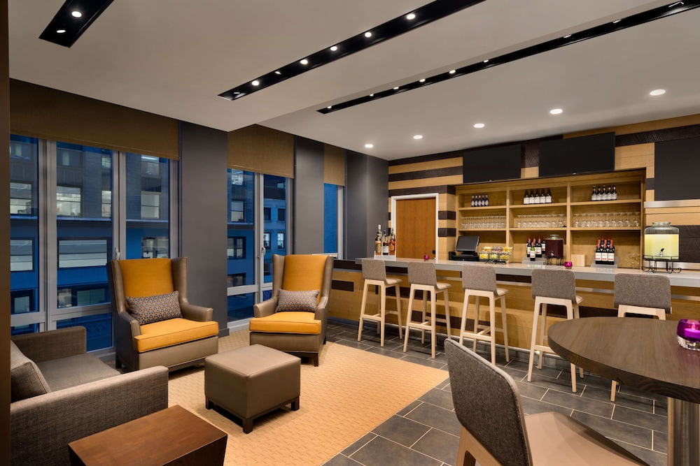 Embassy Suites by Hilton New York Manhattan Times Square - photo 100
