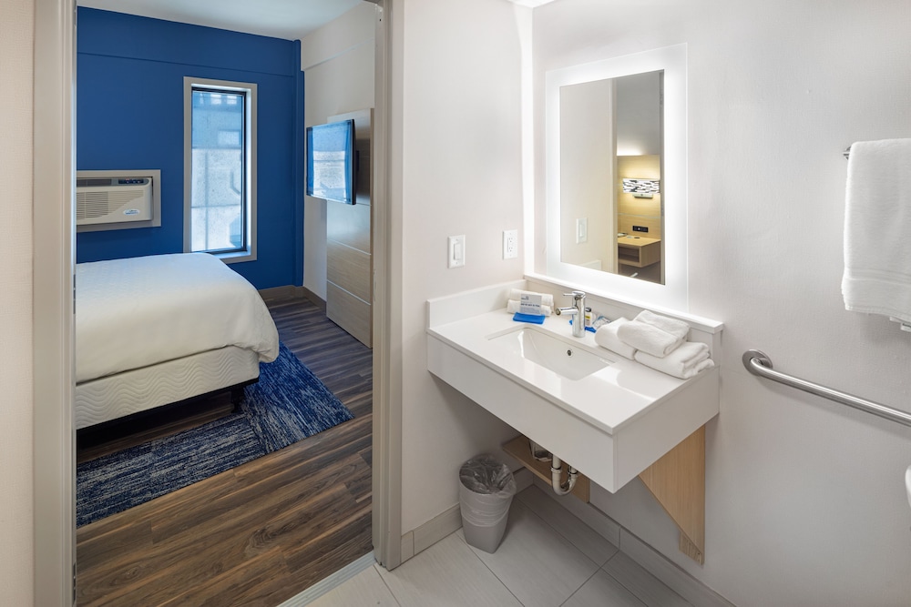Holiday Inn Express & Suites Atlanta Downtown by IHG - photo 78