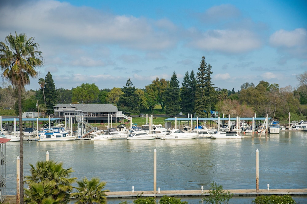The Westin Sacramento Riverfront Hotel & Spa - photo 32