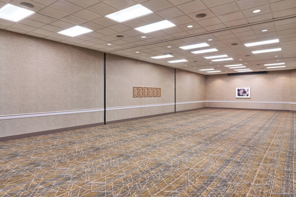 Sheraton Portland Airport Hotel - photo 28