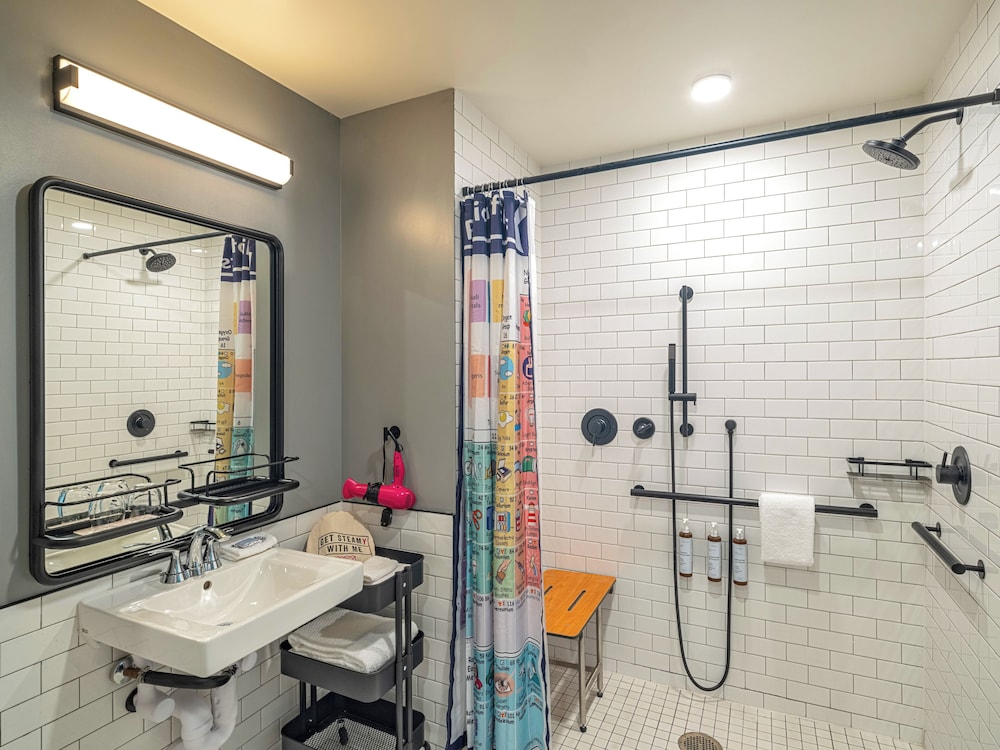 Moxy Phoenix Downtown - photo 20