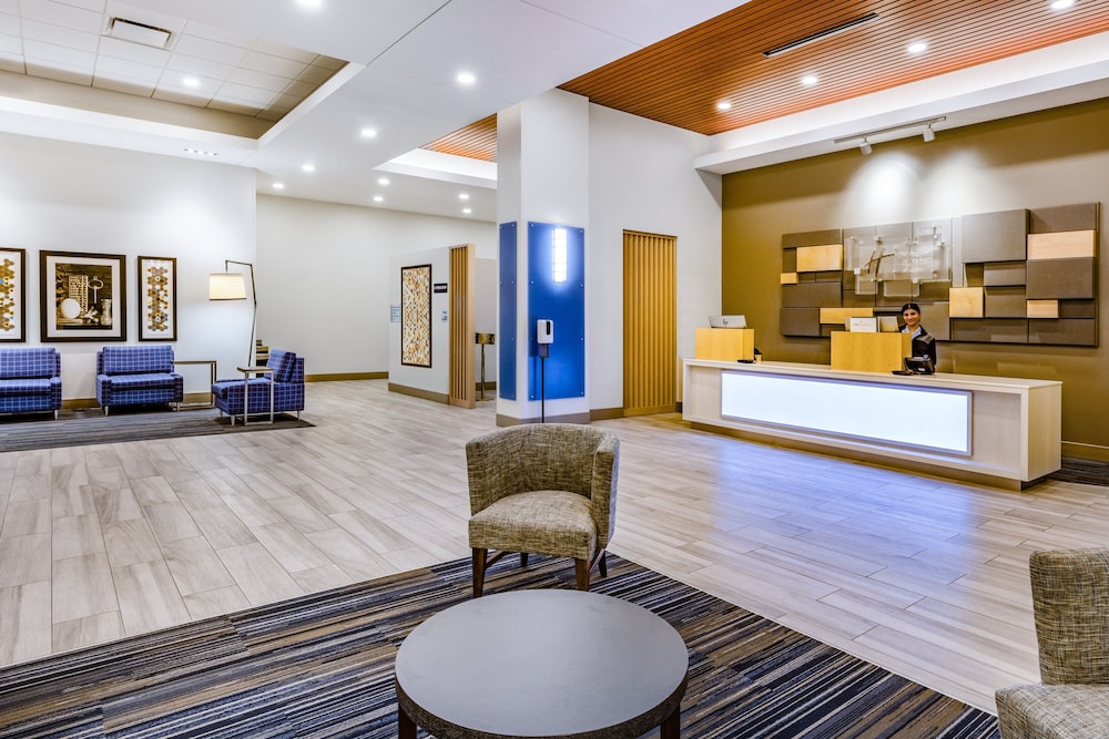 Holiday Inn Express & Suites Lincoln Downtown by IHG - photo 38