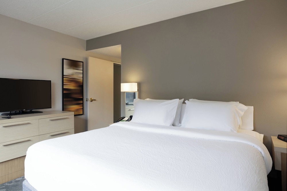 Courtyard by Marriott Harrisonburg - photo 12
