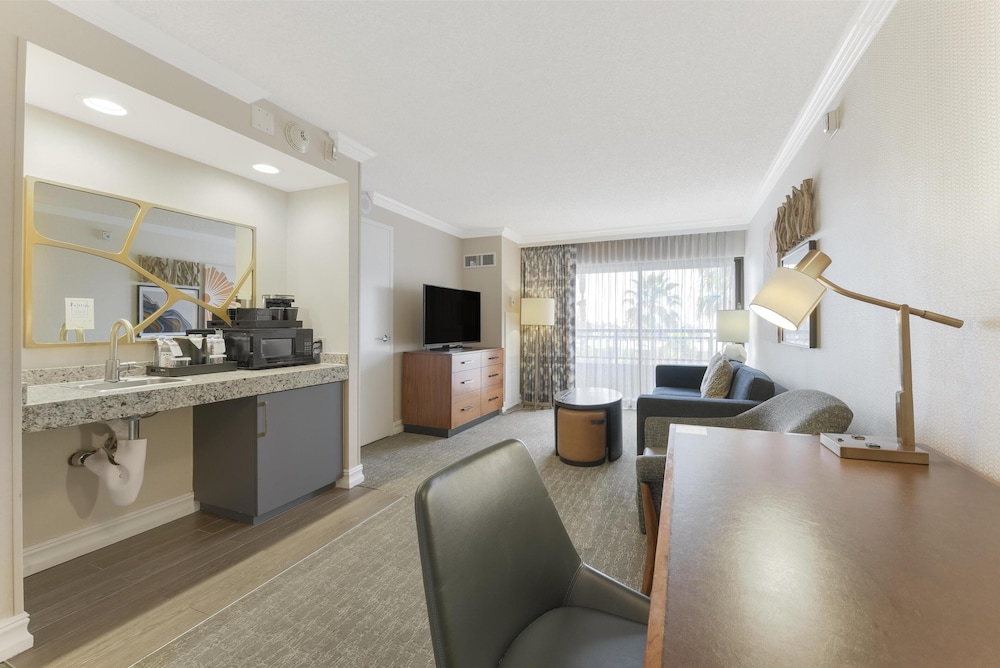 Embassy Suites by Hilton Anaheim Orange - photo 15