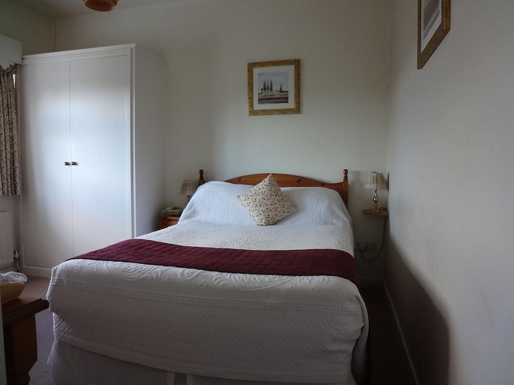 The Nags Head Residential Country Inn & Restaurant