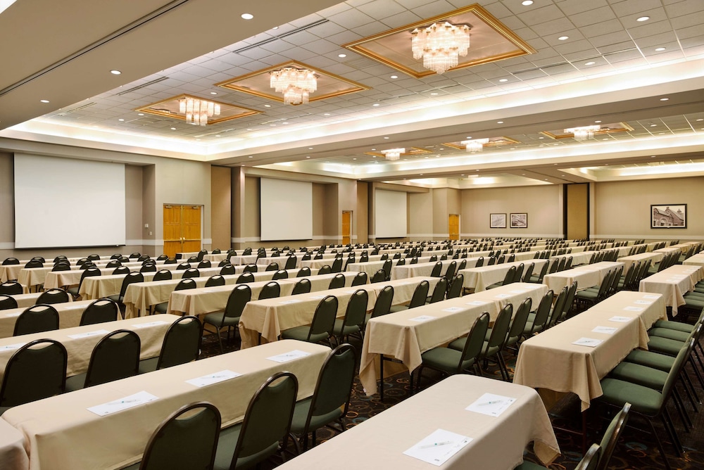 Embassy Suites by Hilton Greensboro Airport - photo 41