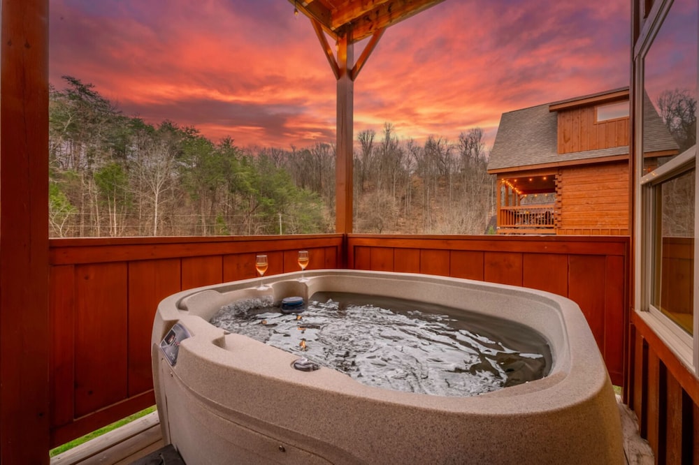 Rustic Mountain Retreat by Ghosal Luxury Lodging - photo 25