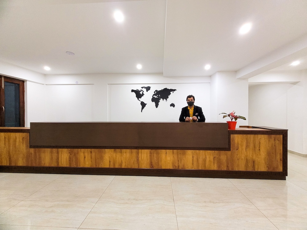 Hotel The Kaiser Palace in Kargil, India