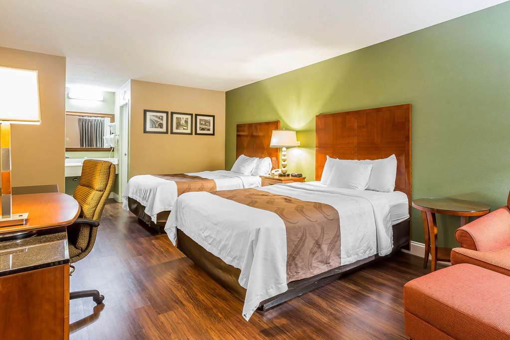 Quality Inn & Suites near Robins Air Force Base - photo 11