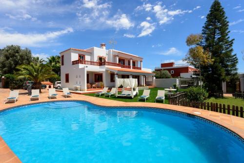 Sa Carroca Villa — 4-Star Luxury Hotel in Sant Josep De Sa Talaia, Spain
