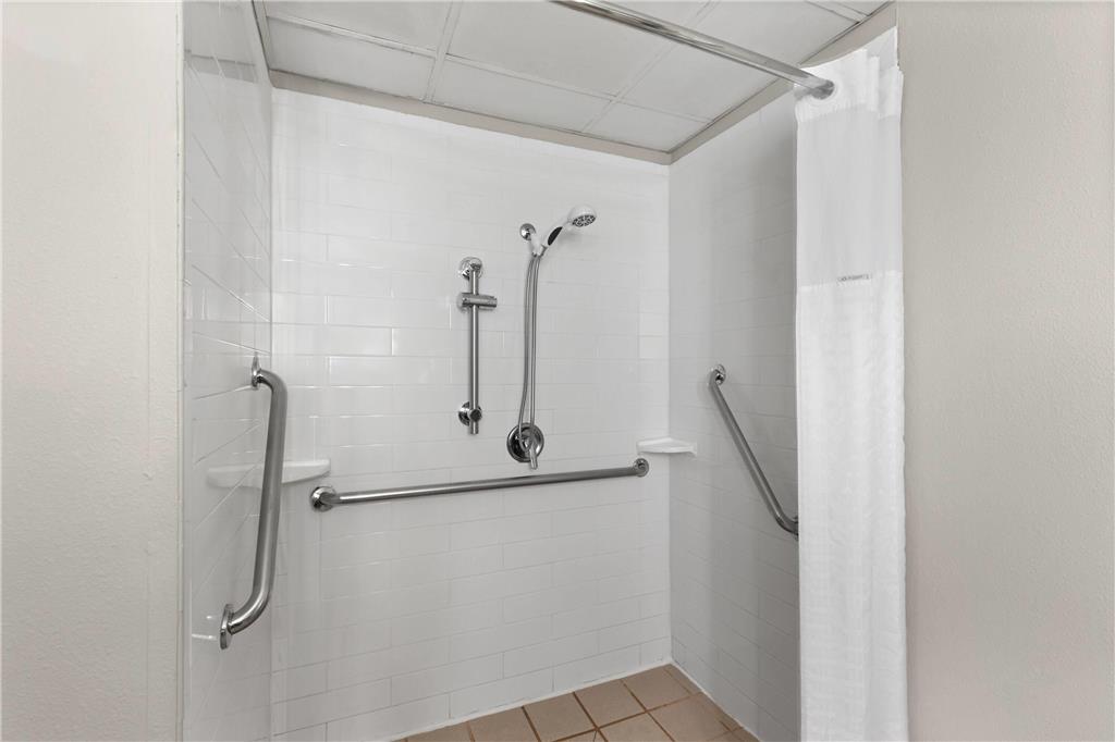 Wingate by Wyndham Greensboro Coliseum - photo 23
