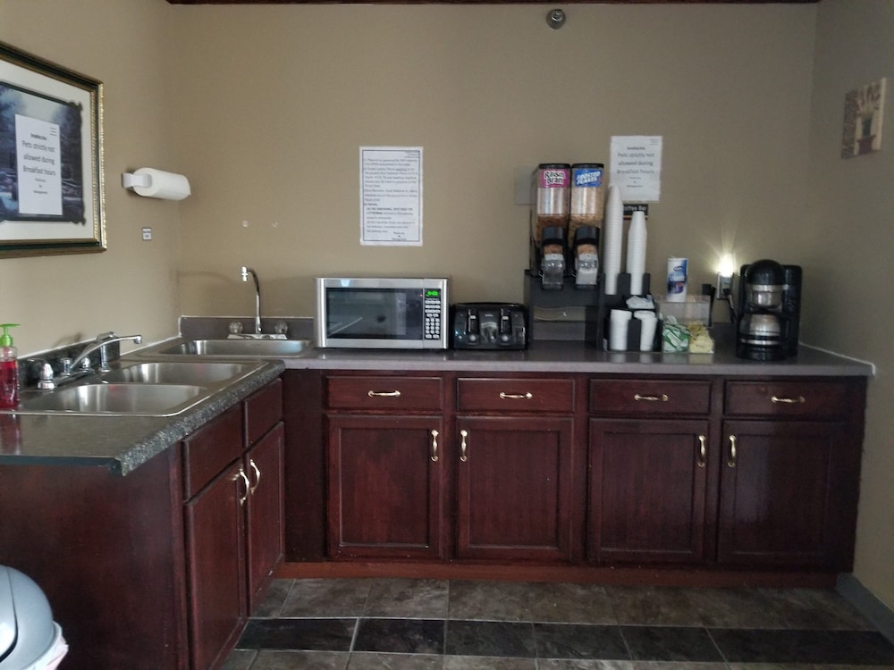 Bilmar Inn & Suites Dell Rapids Near Sioux Falls - photo 114