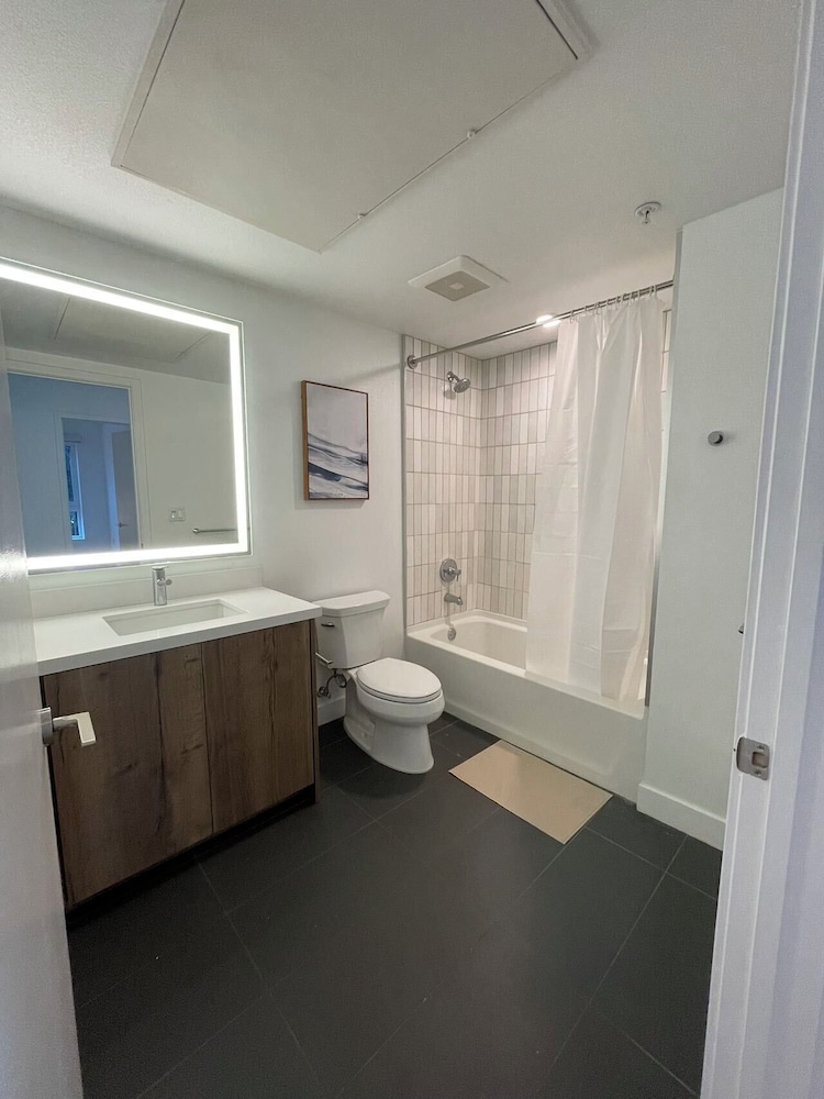 Modern Retreat in Koreatown - photo 15