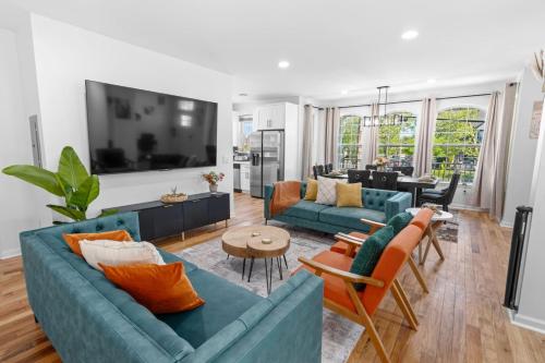 NYC 20min Free Parking Hot Tub EWR 15min — 4-Star Luxury Hotel in Bayonne, United States