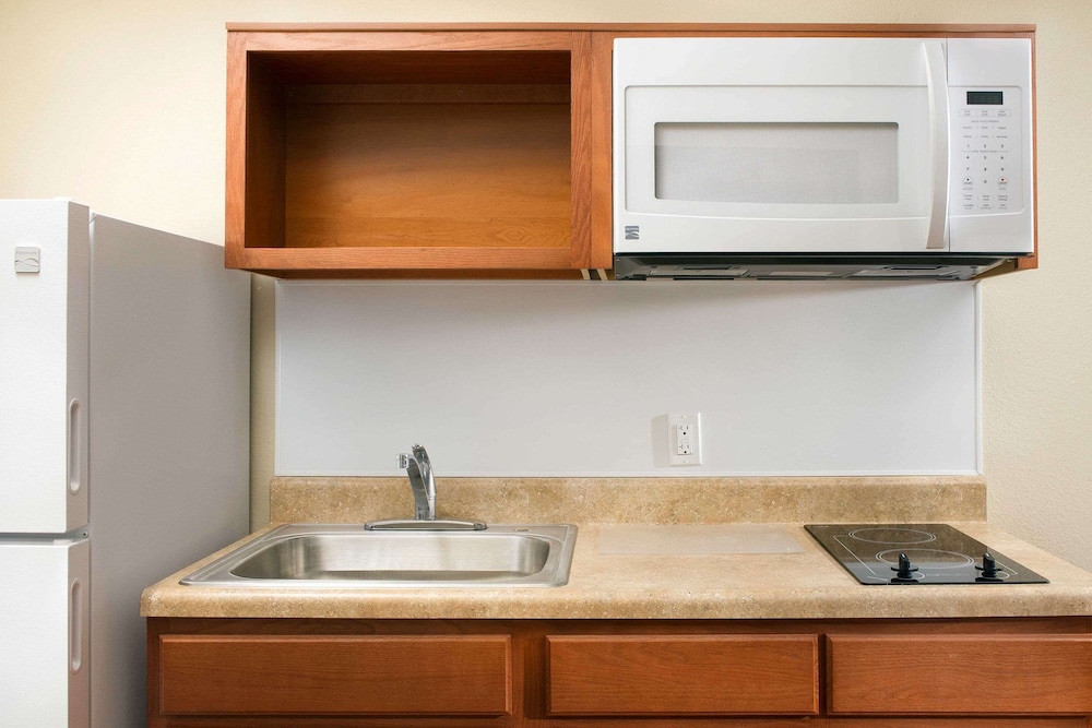 WoodSpring Suites Chicago Romeoville - photo 11