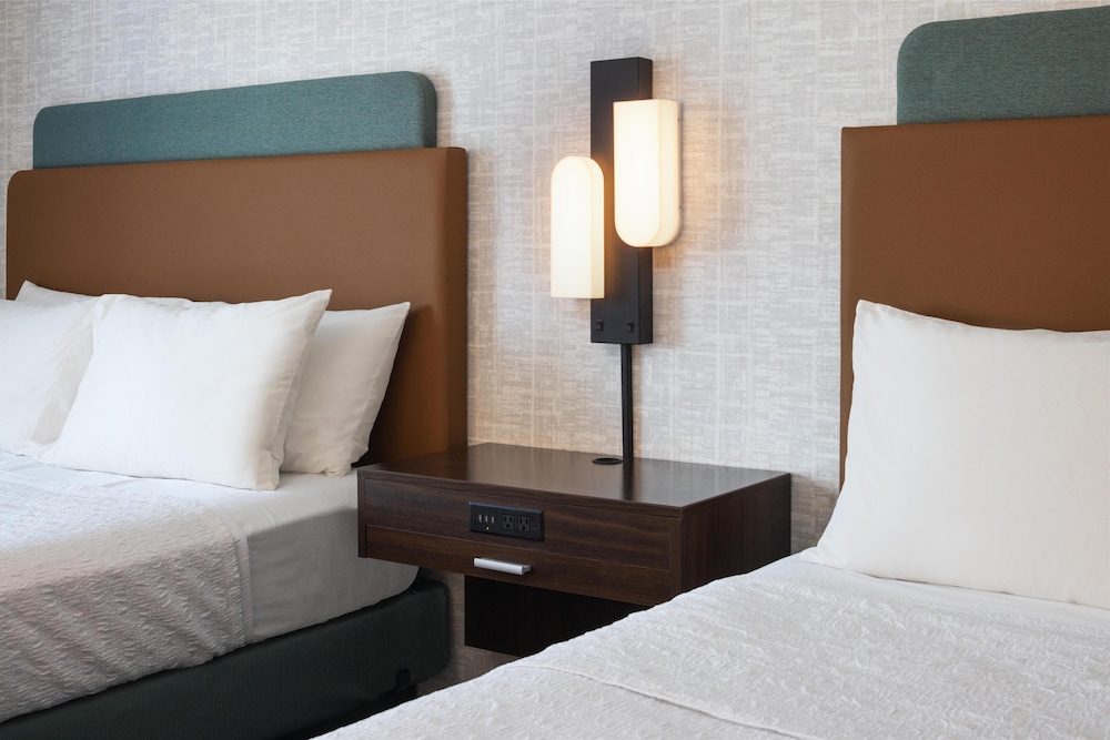 Hampton Inn Minneapolis Roseville - photo 7