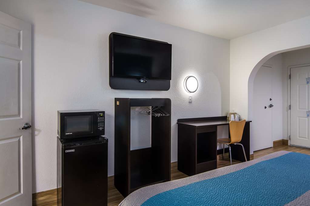 Motel 6 Pensacola N.A.S. - photo 10