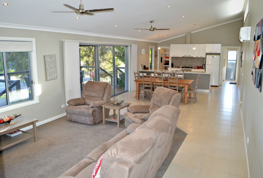 Pier One — Lakes Entrance