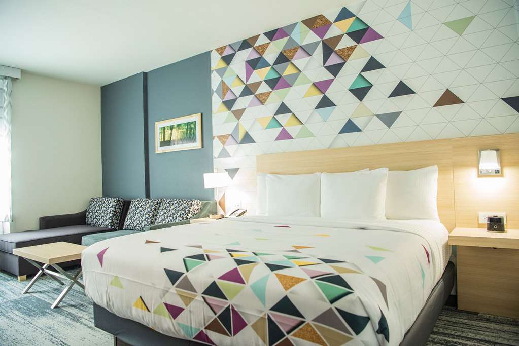 La Quinta Inn & Suite by Wyndham Lake City - photo 13