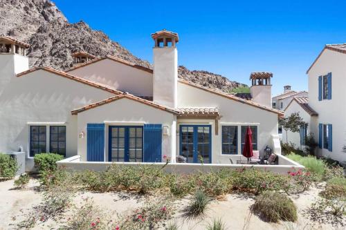 Legacy Villas private 3 bedroom 3 bath villa with view steps to pool bikes and arcade game included — 4-Star Luxury Hotel in La Quinta, United States