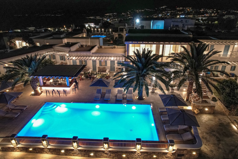 Petinaros Beach Studios - carbon neutral hotel in Mykonos