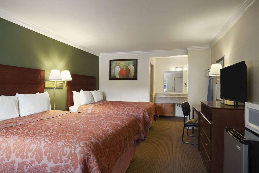Super 8 by Wyndham Mifflinville Near Bloomsburg - photo 7