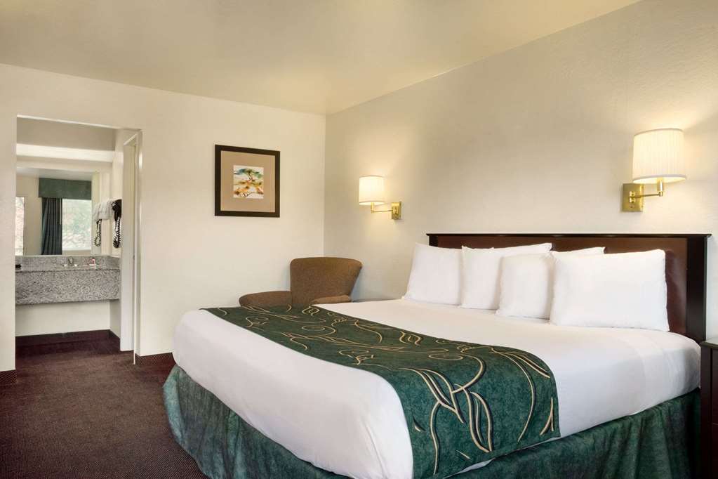 Travelodge by Wyndham Winslow - photo 7