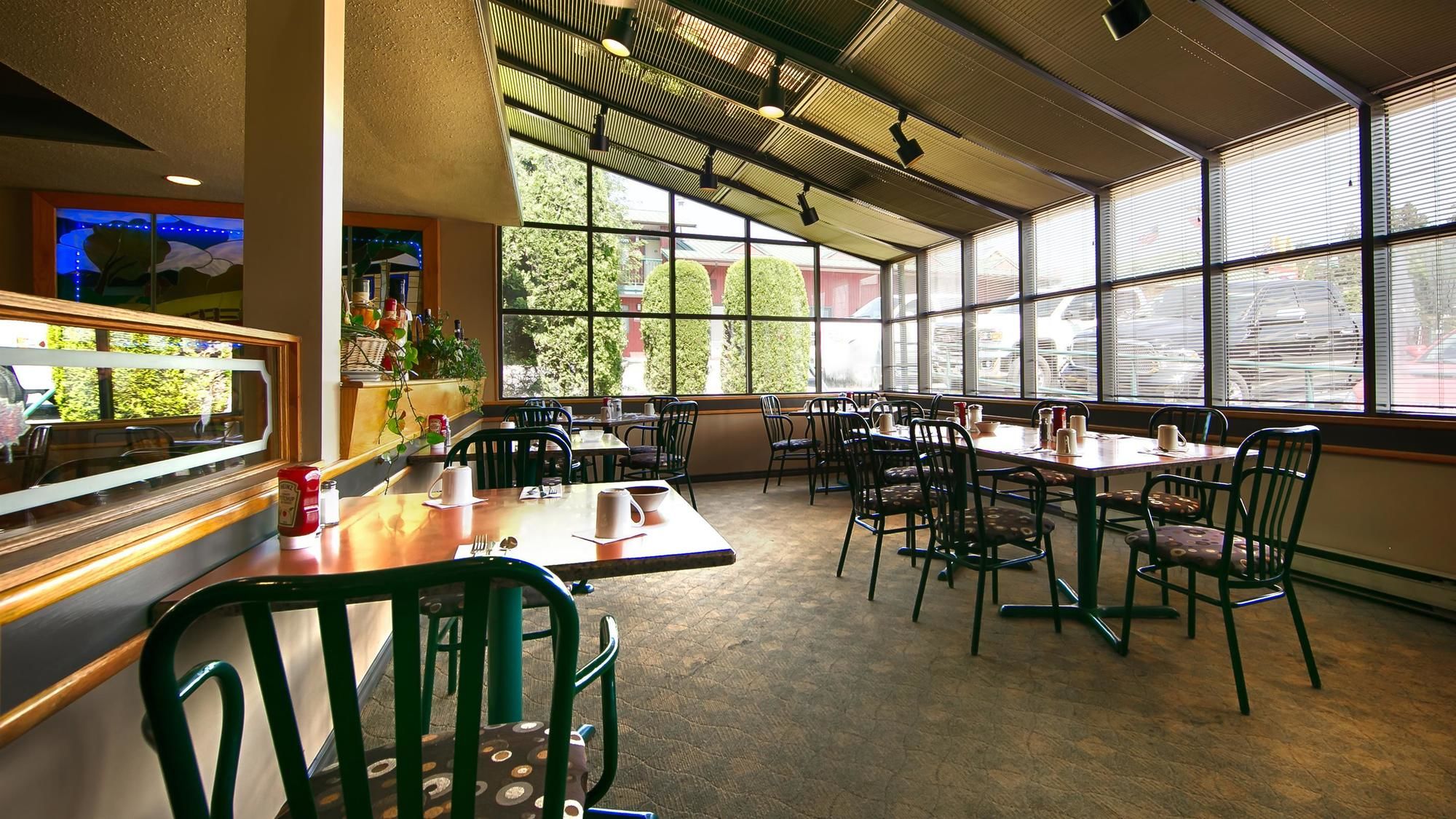 Abbotsford Bakerview Hotel — hotel in Abbotsford