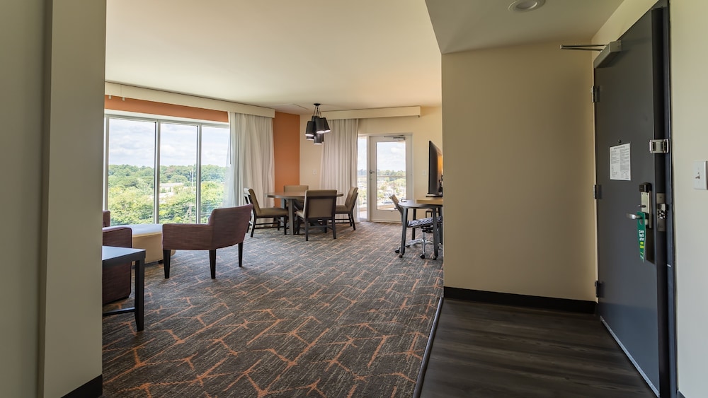 Courtyard by Marriott Atlanta Dunwoody - photo 8