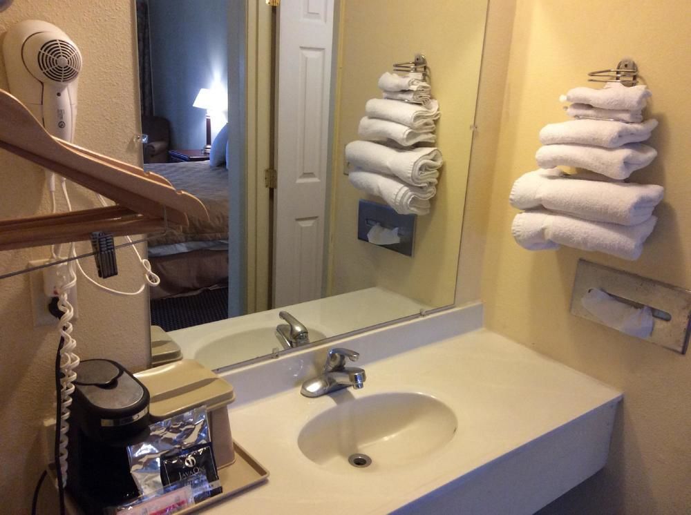 Travelodge Columbus East Near Reynoldsburg - photo 10