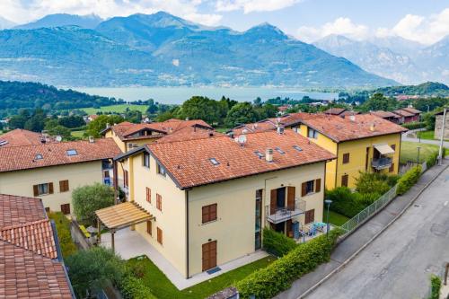 Dolce Far Niente Apartment Lake Como — 4-Star Luxury Hotel in Colico Piano, Italy