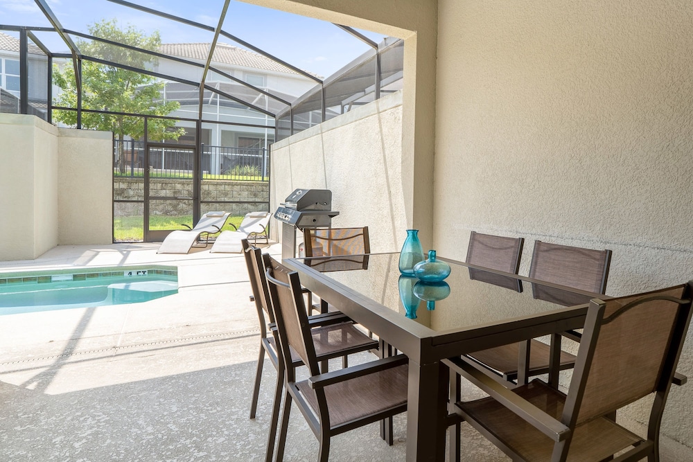 Upstay Championsgate Resort Home w Pool - photo 8