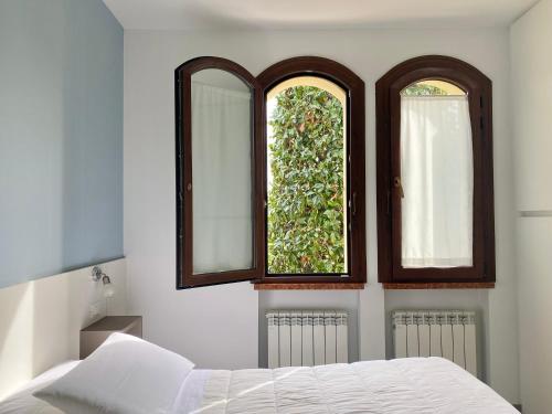 Jolly Apartments — 4-Star Luxury Hotel in Sirmione, Italy